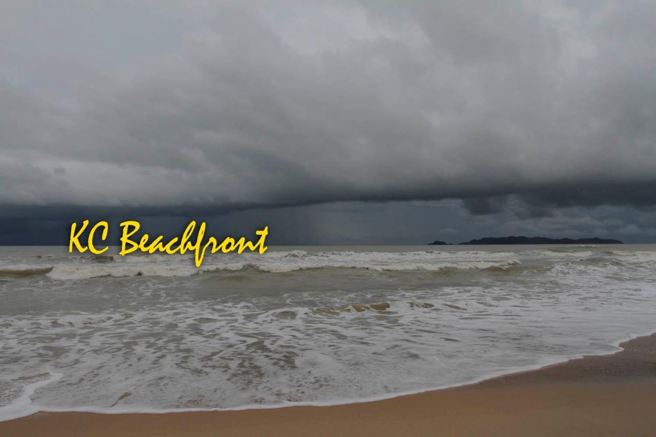 KC Beachfront Marang Exterior foto
